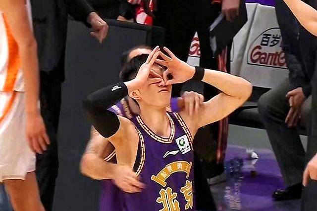 包含CBA常规赛国际比赛日再迎强敌；底特律活塞绝杀压哨；主帅态度：球迷炸锅；控场能力受关注的词条