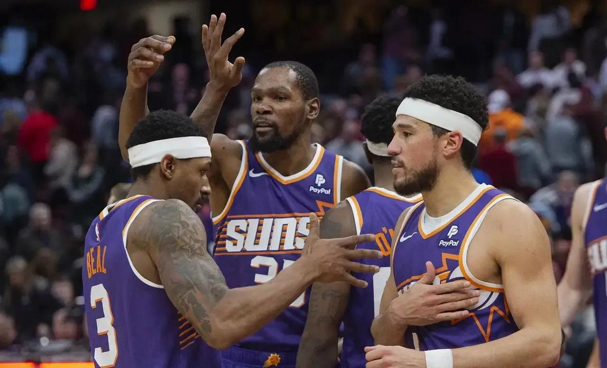 关于里程碑夜!菲尼克斯太阳强势反弹,NBA常规赛今晚刷纪录,气氛紧张,年轻球员得到机会的信息 关于里程碑夜!菲尼克斯太阳强势反弹,NBA常规赛今晚刷纪录,气氛紧张,年轻球员得到机会的信息