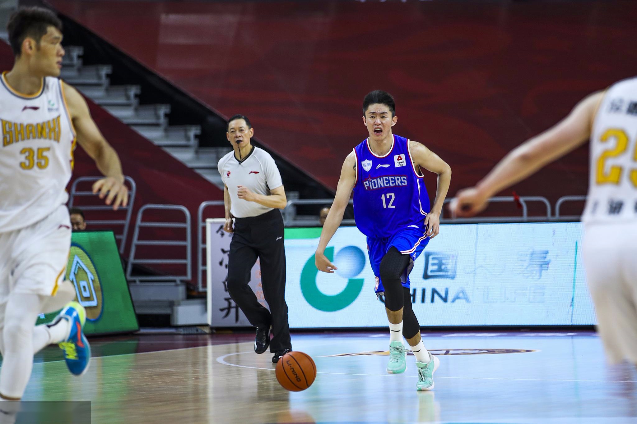 包含阿贾克斯迎CBA常规赛关键赛，今晨队长鼓劲，目标明确，赛季目标并未改变的词条