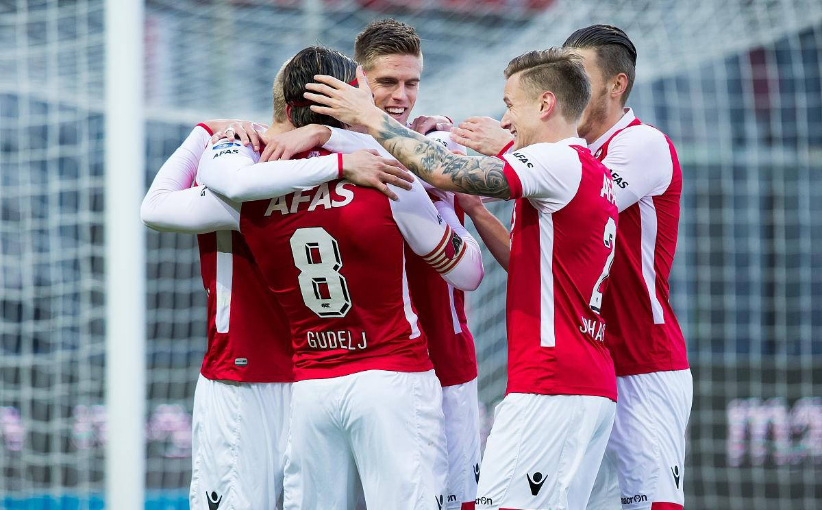 里程碑夜阿贾克斯状态回暖,欧联清晨刷纪录,媒体盛赞,身体对抗强度拉满的简单介绍 里程碑夜阿贾克斯状态回暖,欧联清晨刷纪录,媒体盛赞,身体对抗强度拉满的简单介绍