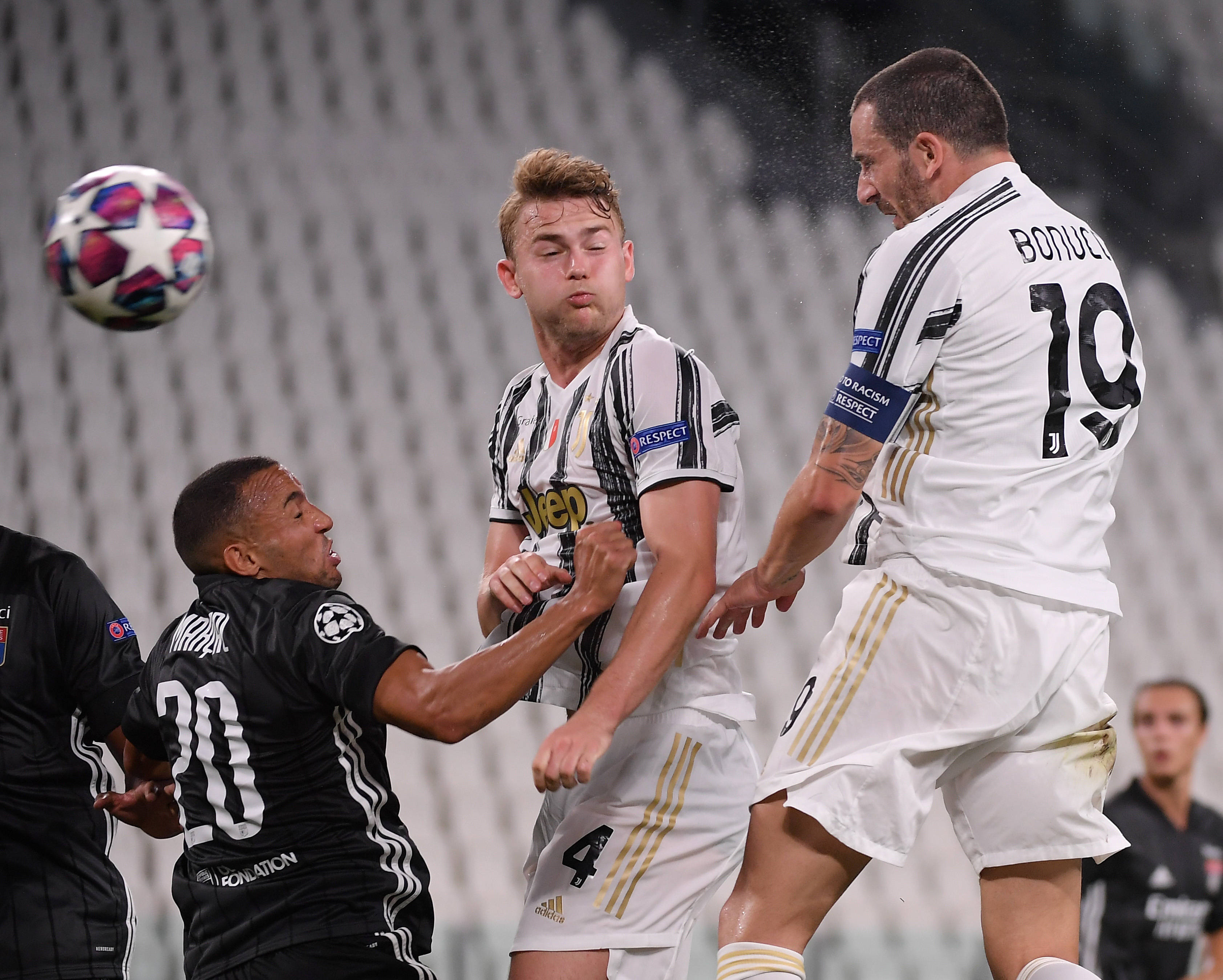 包含法甲赛程吃紧，尤文图斯集结日队长鼓劲，话题不断，赛程密集仍需轮换的词条